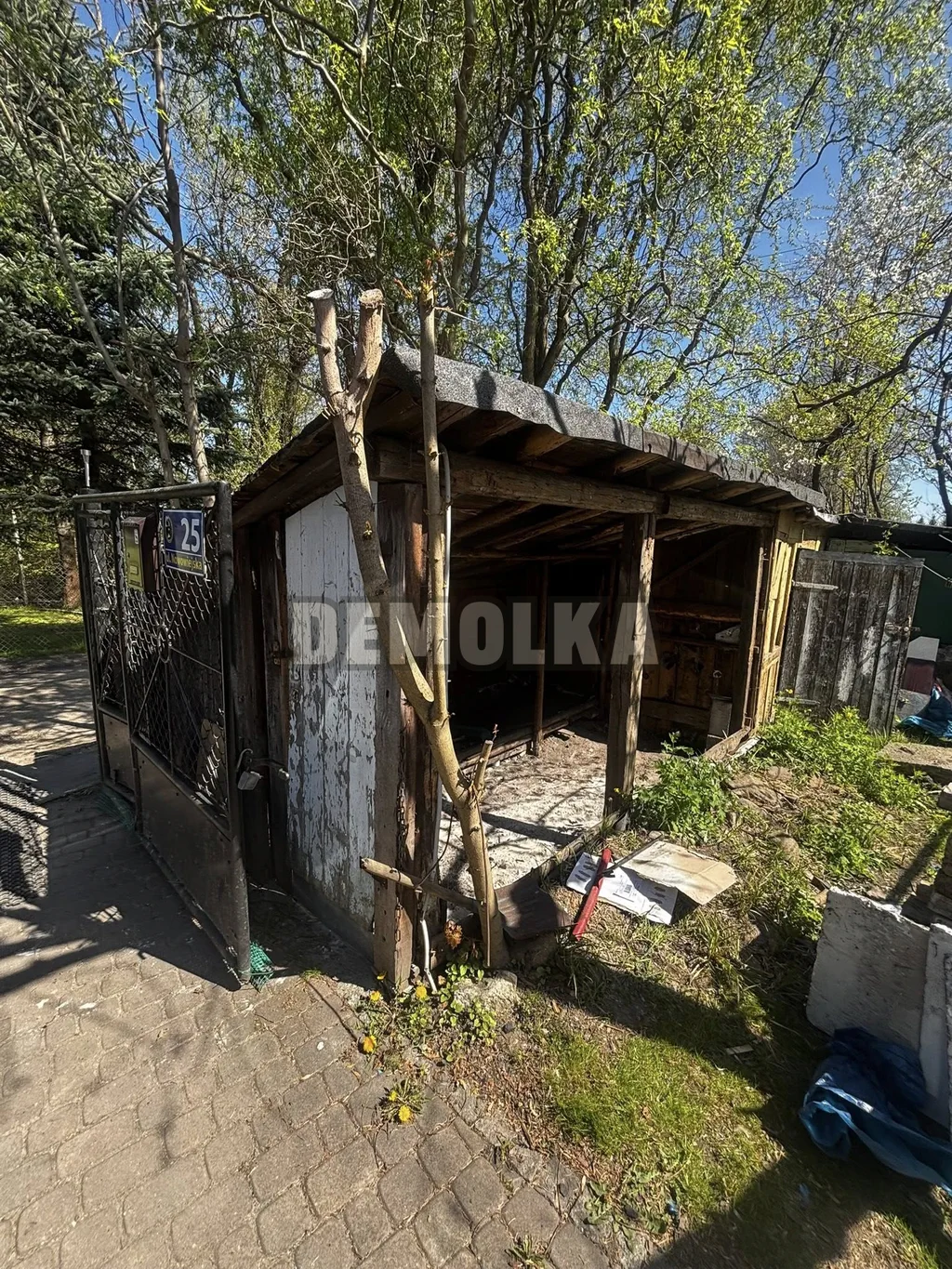 Główne zdjęcie realizacji: Wyburzenie altany i przygotowanie pod ogród Jelenia Góra | DEMOLKA